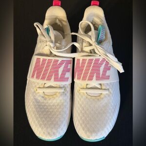 Nike Renew In Season TR9 White Pink Tennis Shoes CW7022-100 Women’s 8